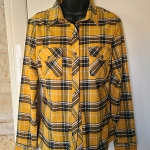 Kuhl Womans Flannel size medium